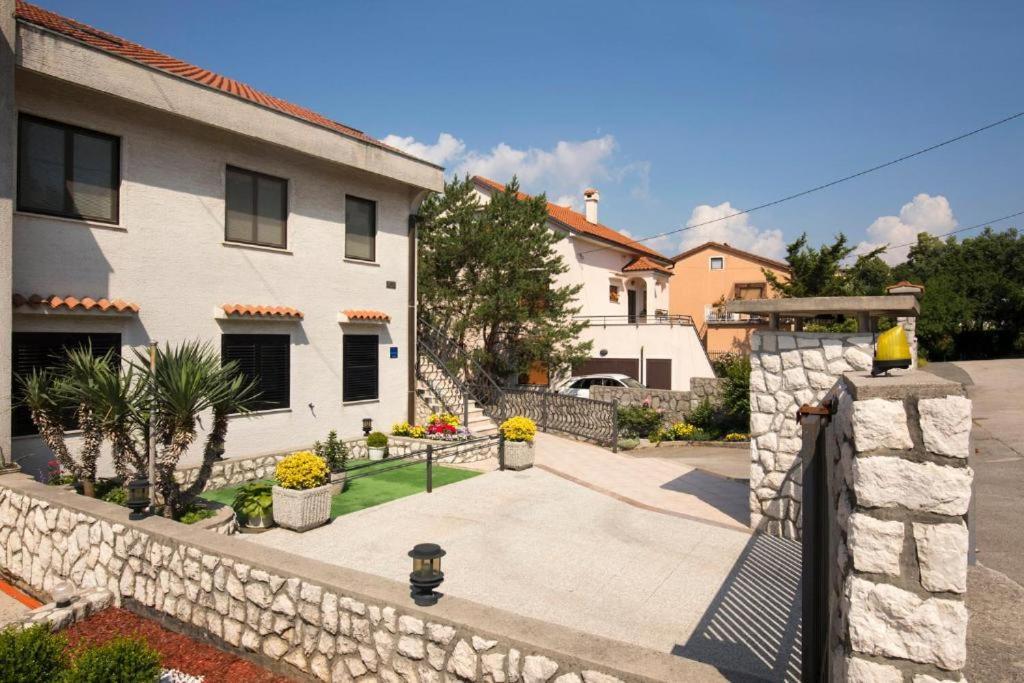 Vrata Jadrana 1 Apartment *