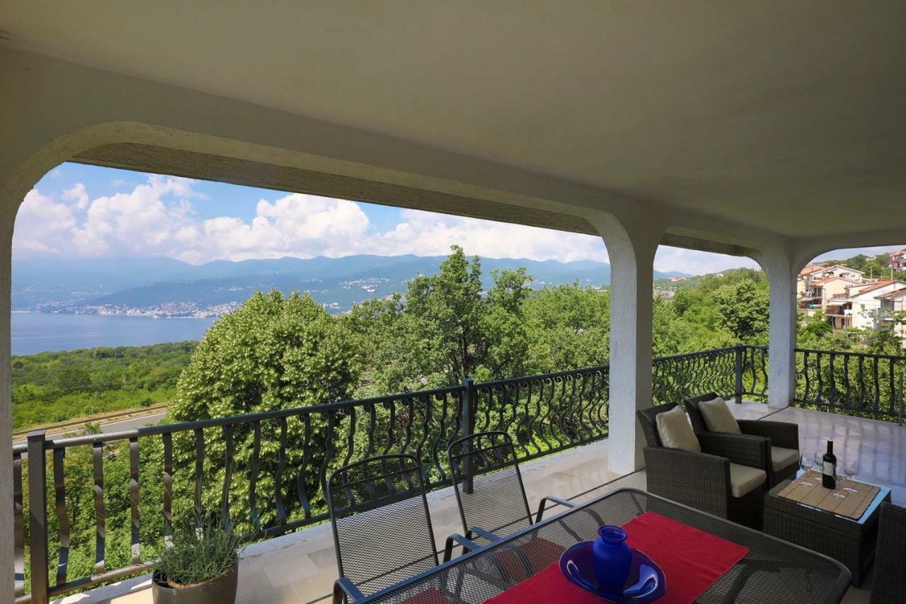 Apartment Vrata Jadrana 1 *